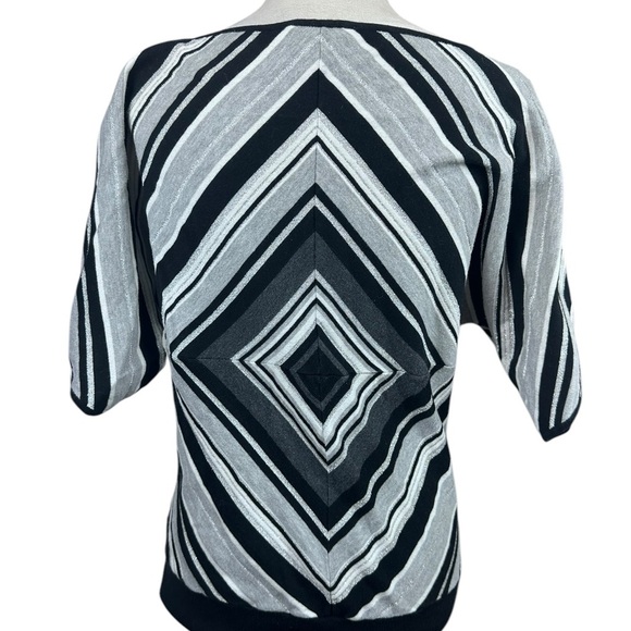 White House Black Market geometric sweater with silver sparkle size large - Picture 4 of 9